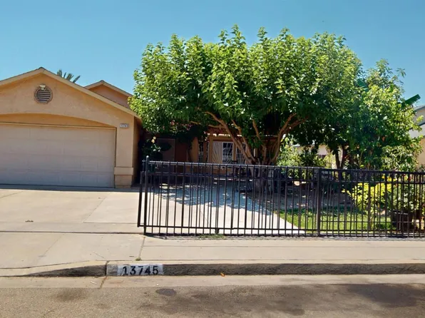 13745 E Bulah Ave, Parlier, CA 93648