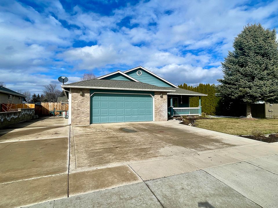 2nd image of 2109 NW Greenwood Pl