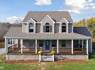 10403 Irish Rd, Otisville, MI 48463