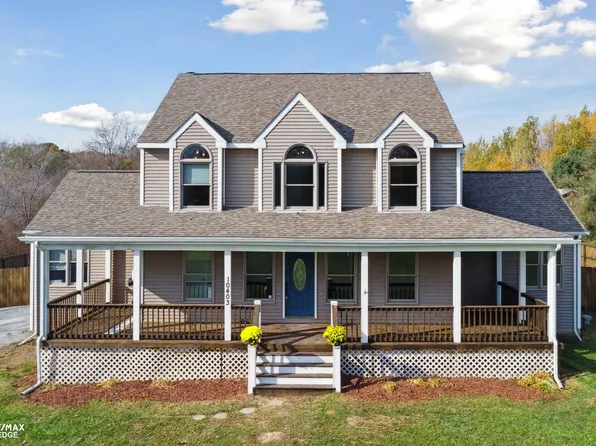 10403 Irish Rd, Otisville, MI 48463