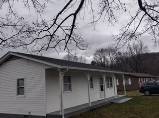 4 E Old Barn Rd, Luray, VA 22835