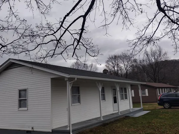 4 E Old Barn Rd, Luray, VA 22835