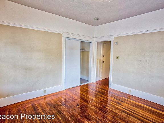 5th image of 509 41st St APT 2