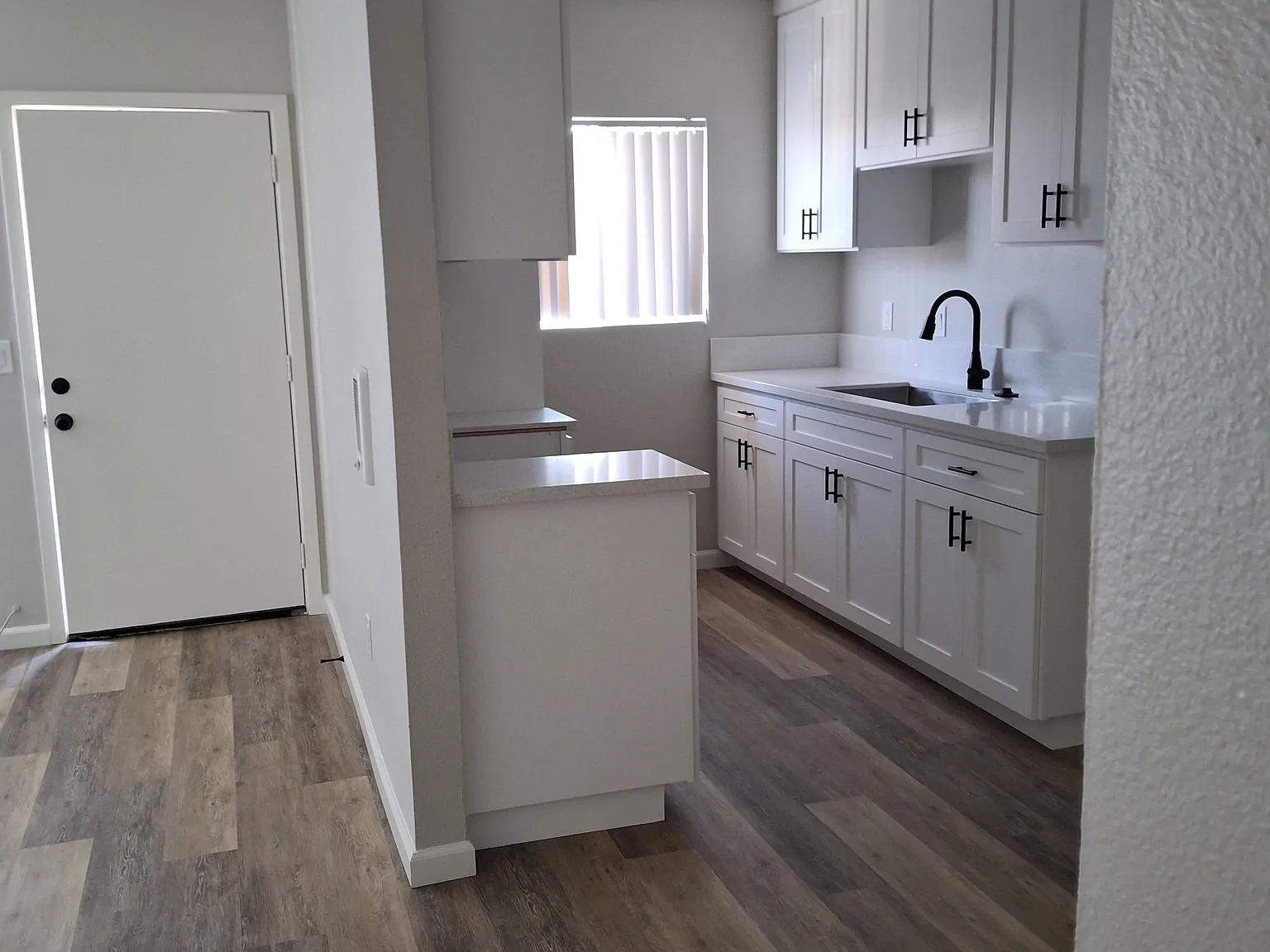 2 bed, 820 sqft, $1,995 — Photo 2