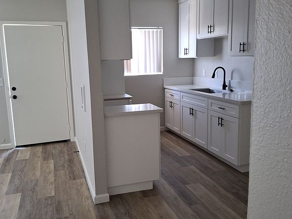 2nd image of 1035 Georgia St APT L
