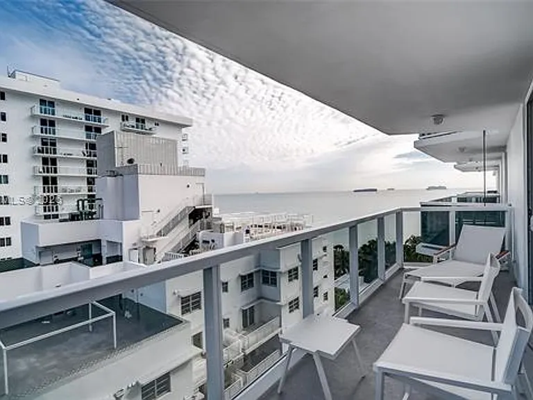2401 Collins Ave #1410 — Photo 14