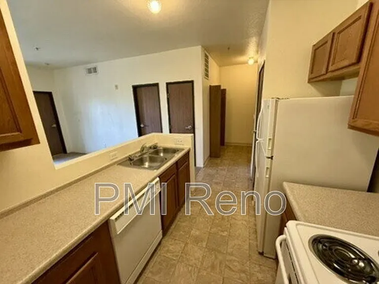 Big Horn Apartments — Photo 37