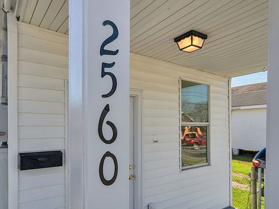 3rd image of 2560 Gladiolus St