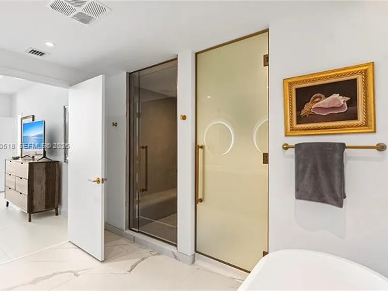 2678 Tigertail Ave #Penthouse CU-4 — Photo 20