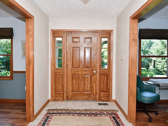 3rd image of 3324 E Loretta Dr