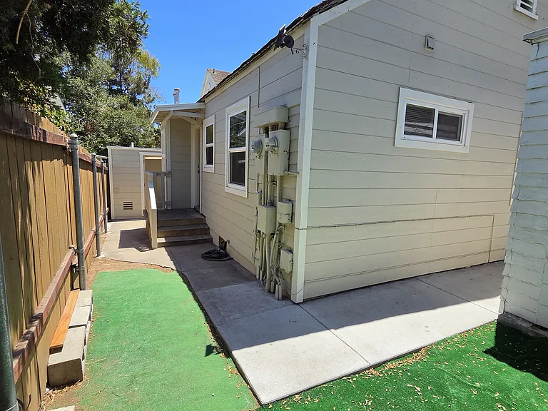 Back patio/seating area