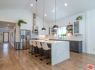 17929 Califa St, Encino, CA 91316