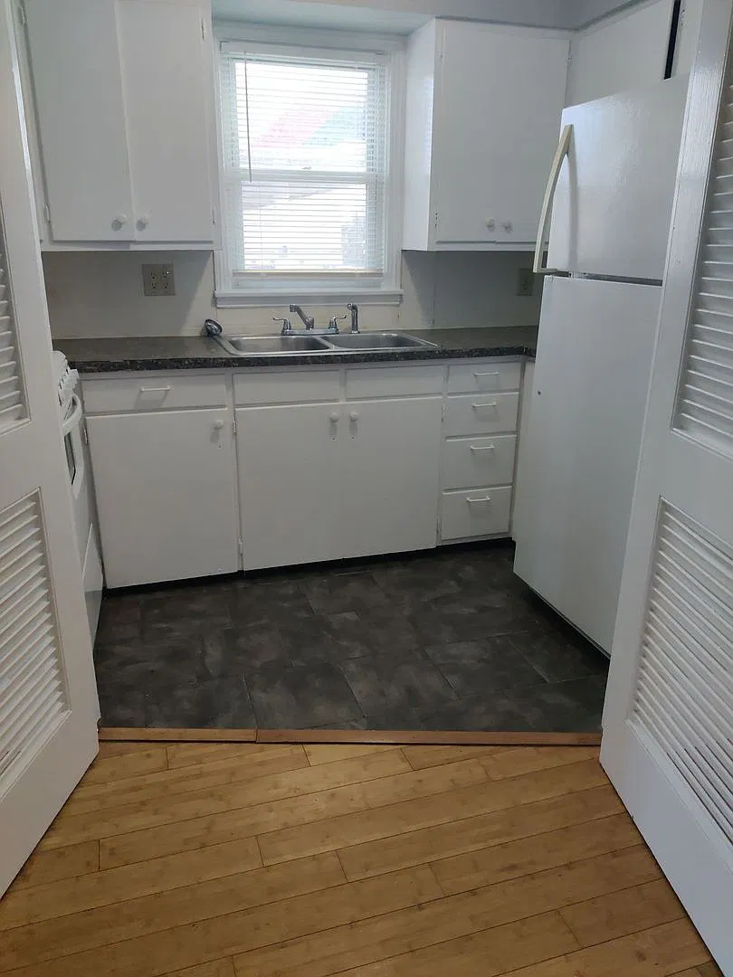 312 S Washington Street — Photo 3