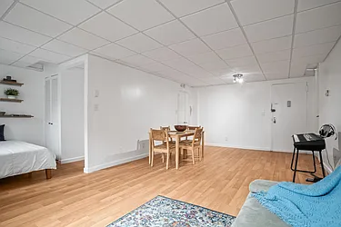 Sold by BREU CHURCHILL