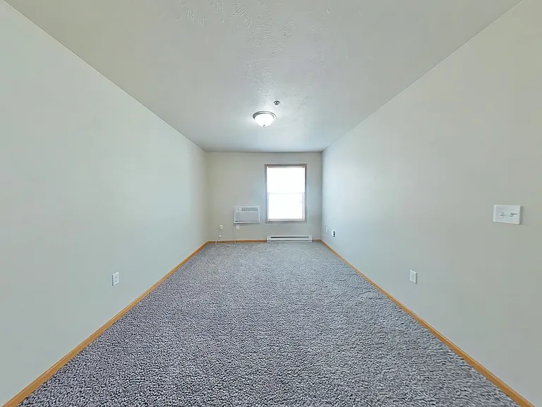 Eagle Point Apartments — Photo 17