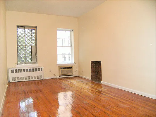 Rented by City Connections Realty | media 15