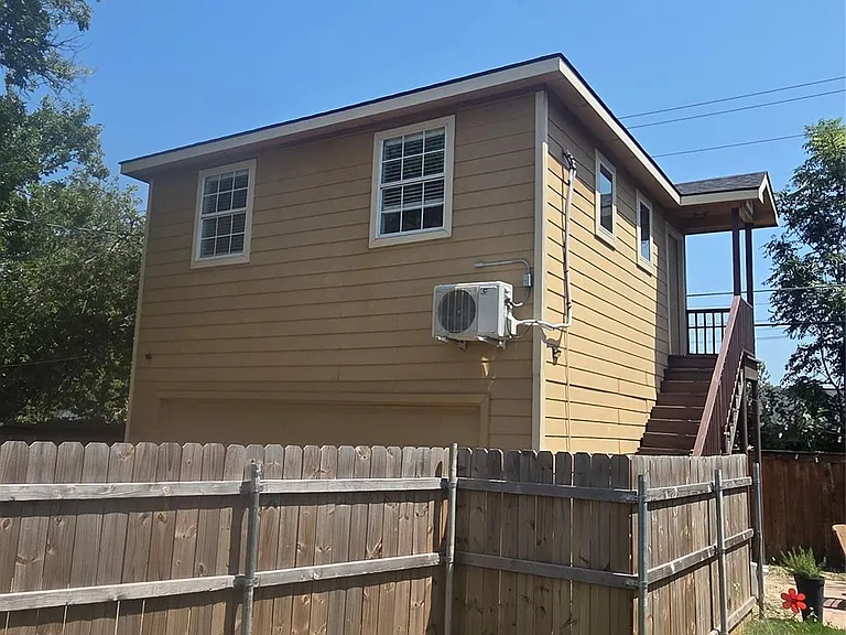 2740 Burlington Blvd — Photo 3