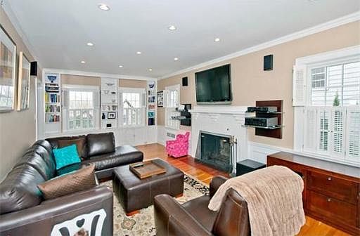 5th image of 143 Woodchester Dr