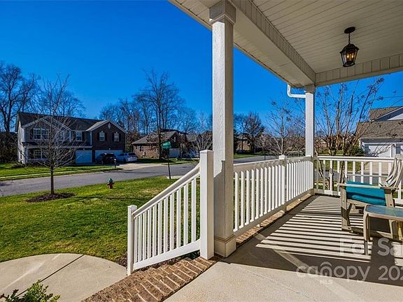 2nd image of 2585 Chatham Dr