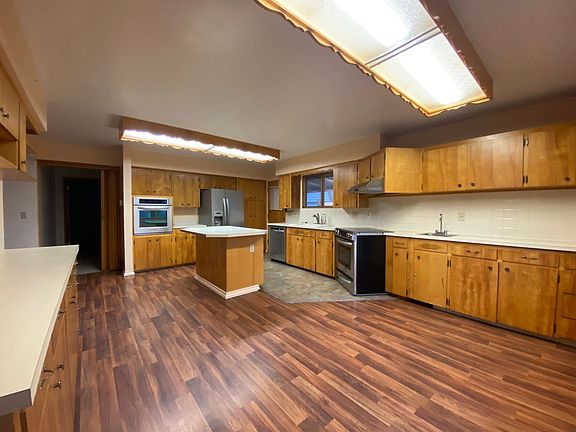 5th image of 414 N 2nd St