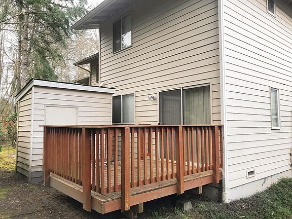 3rd image of 5620 Wisteria Ln NE