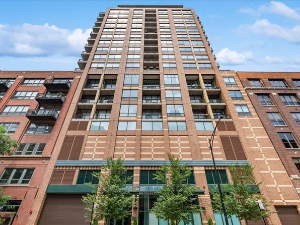 400 W Ontario St APT 1404, Chicago, IL 60654