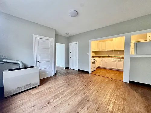 352 E Main St #2 Photo 1