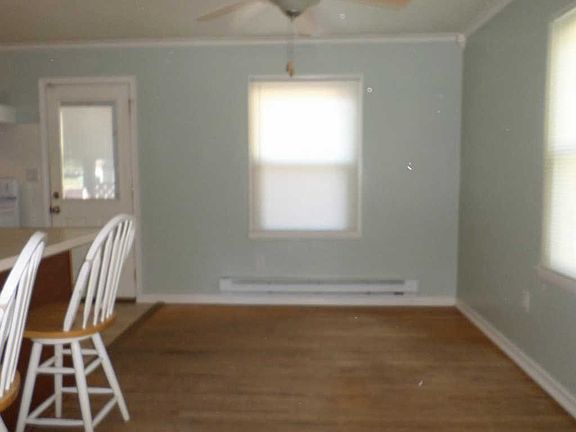 4th image of 15 Dailey Dr