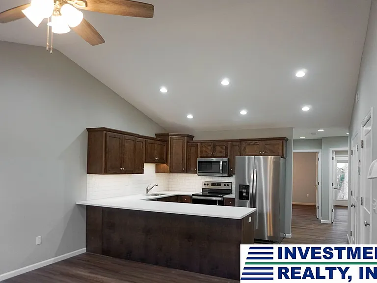 1502 Saint Marias St — Photo 14