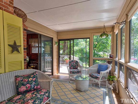 3rd image of 86 Goat Island Ct