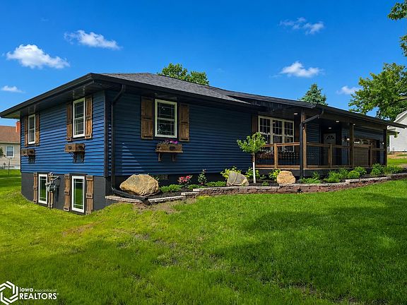 2nd image of 208 W Cedar