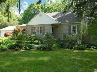 61 Hawthorne Ave, Ronkonkoma, NY 11779