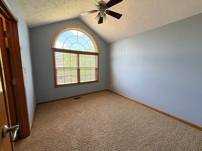 705 Hummingbird Ln — Photo 24