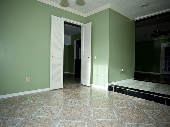 4th image of 6318 Crakston St