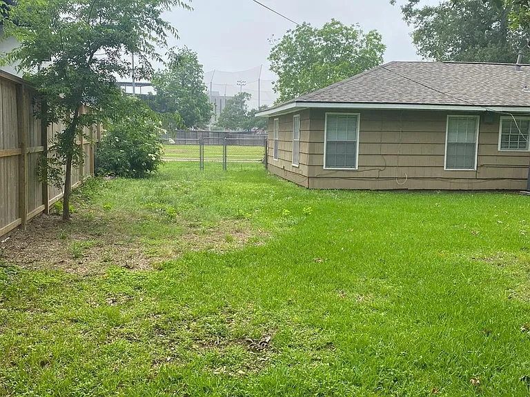 512 Wilmington Dr — Photo 16