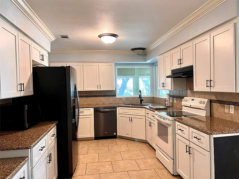 10608 Spicewood Club Dr — Photo 14