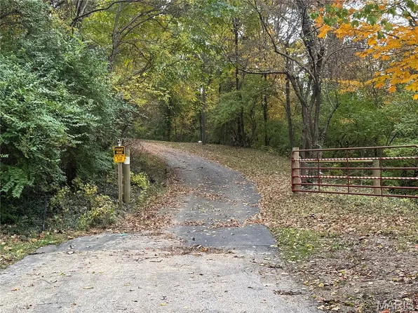 38 Smalling Ct, Belleville, IL 62223