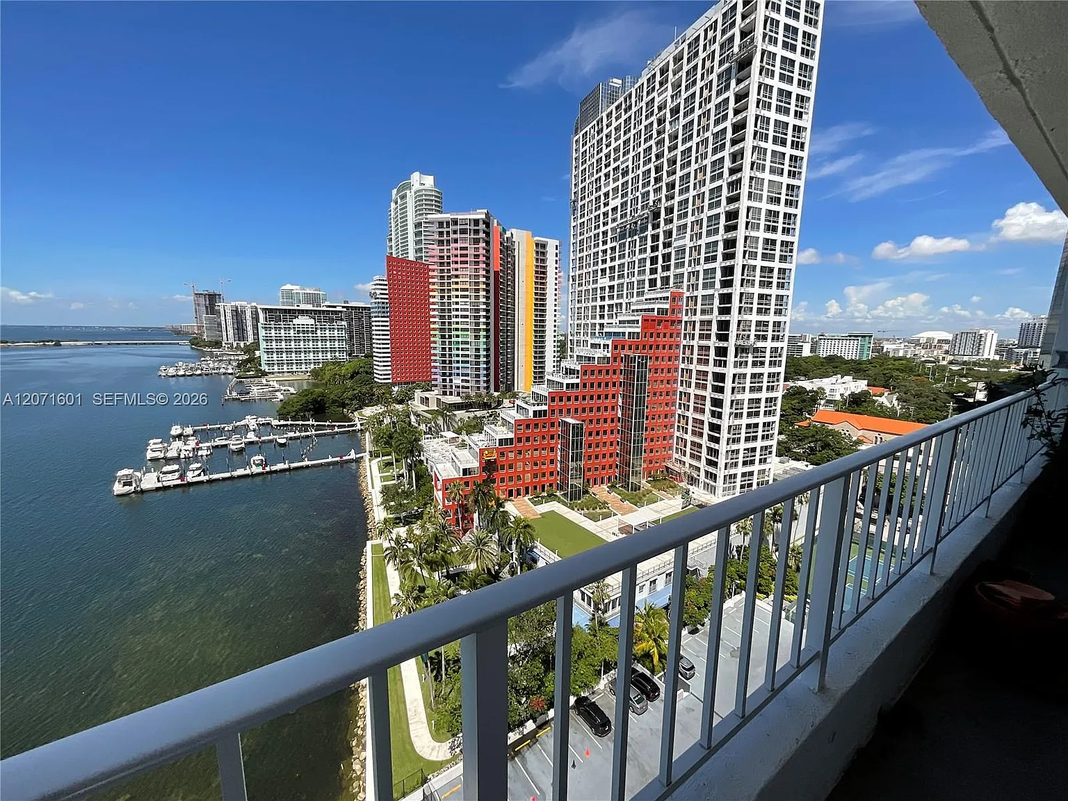 Brickell Harbour Condo — Photo 4