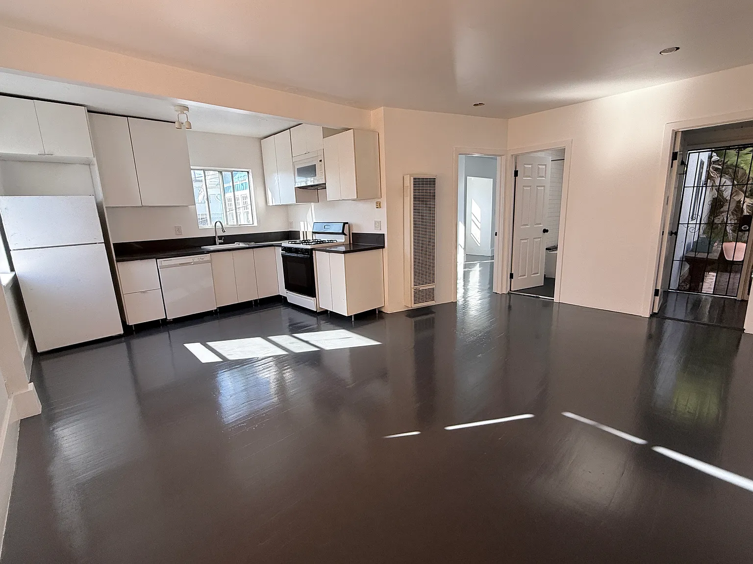 1 bed, 725 sqft, $3,475 — Photo 1