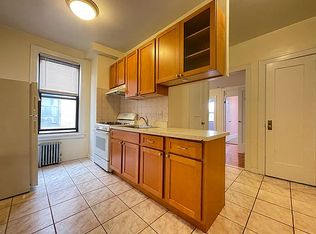 25-37 33rd St #F3, Astoria, NY 11103