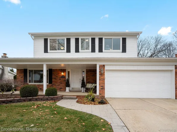 5628 Patterson Dr, Troy, MI 48085