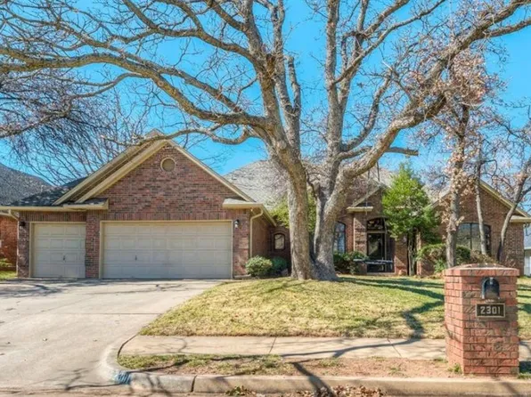 2301 Powderhorn, Edmond, OK 73034