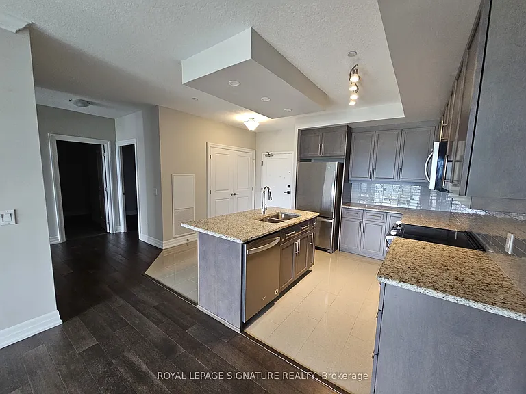 1878 Gordon St #506 — Photo 6