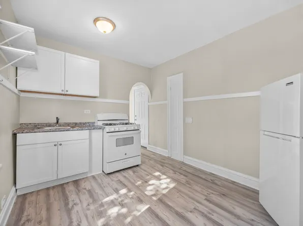 1846 S 15th Ave APT 4, Broadview, IL 60155