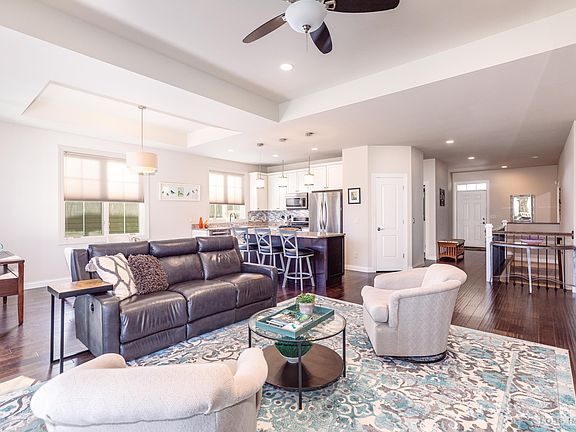 4th image of 9012 Royal Oaks Cir #9012