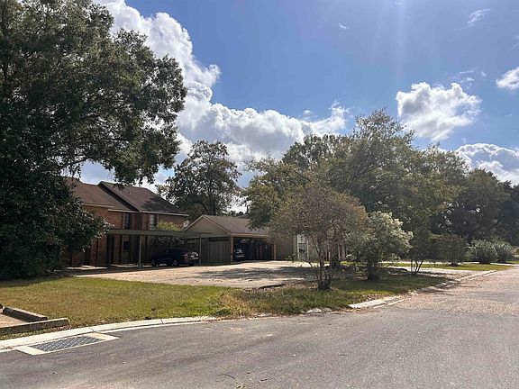 2nd image of 2625 Kelli Dr