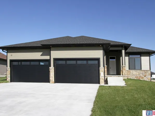 7720 Augustine Ave, Lincoln, NE 68516