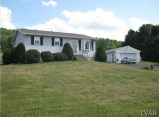 4032 Friedens Rd, Slatington, PA 18080