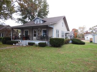 729 E State St, Mountain Grove, MO 65711
