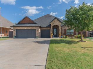 1318 Ladera Cir, Moore, OK 73160